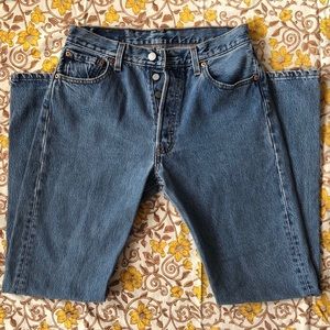 vintage 501 levi’s – medium wash